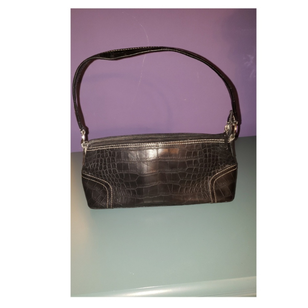 Tommy Hilfiger purse - Picture 2 of 5